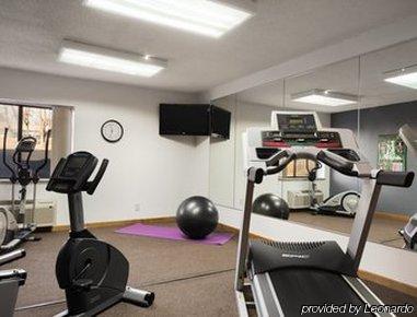 Hotel Days & By Wyndham Kansas - Chiefs Arrowhead Stadium 2*